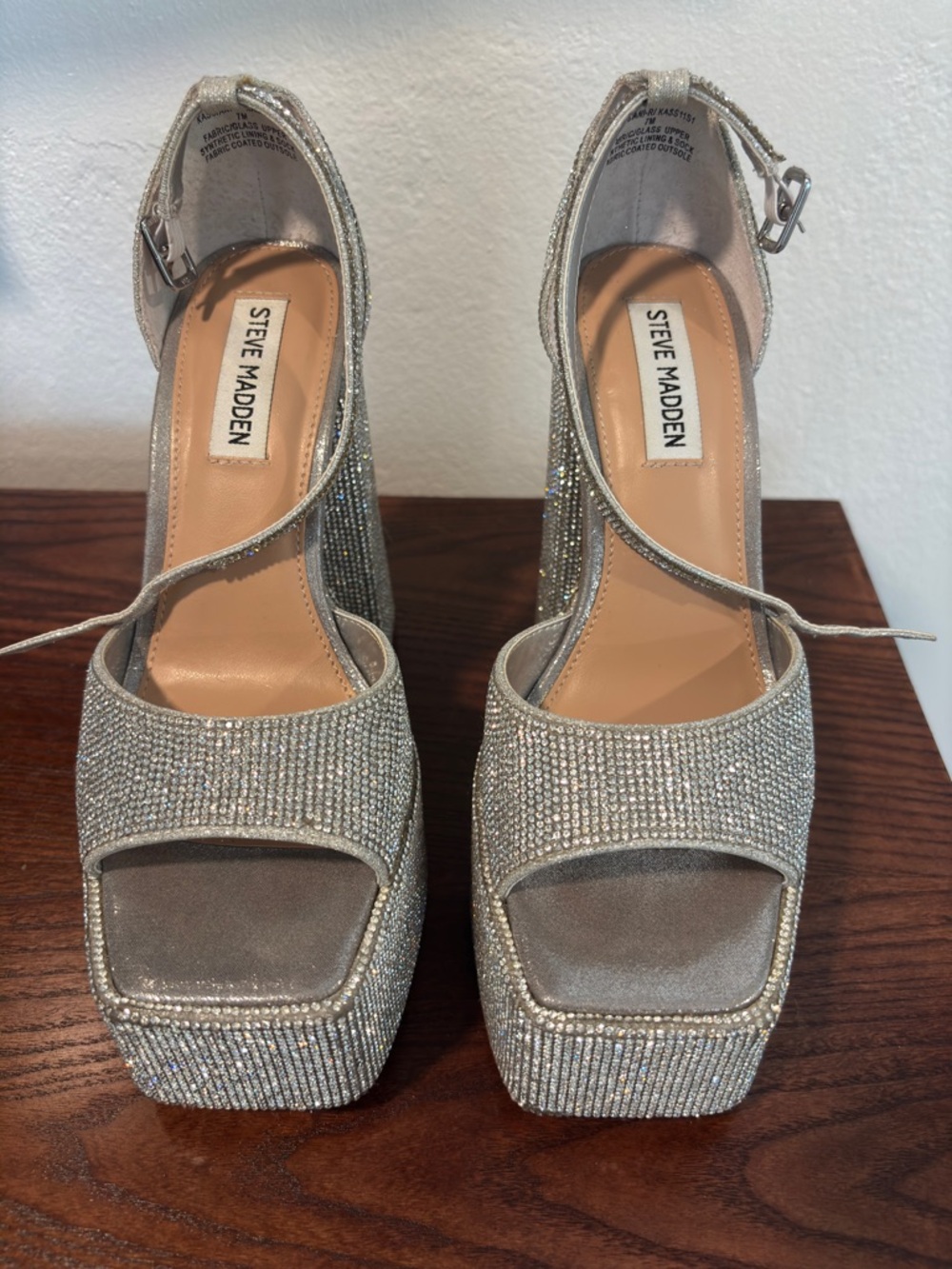 Steve Madden Kassiani Silver Crystal Platform Sandals size 7 - Picture 2 of 8